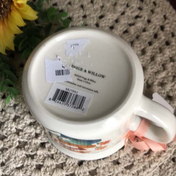 Multicolor Book Stack Book Lovers Mug - Just one more chapter - Picture 4 of 5